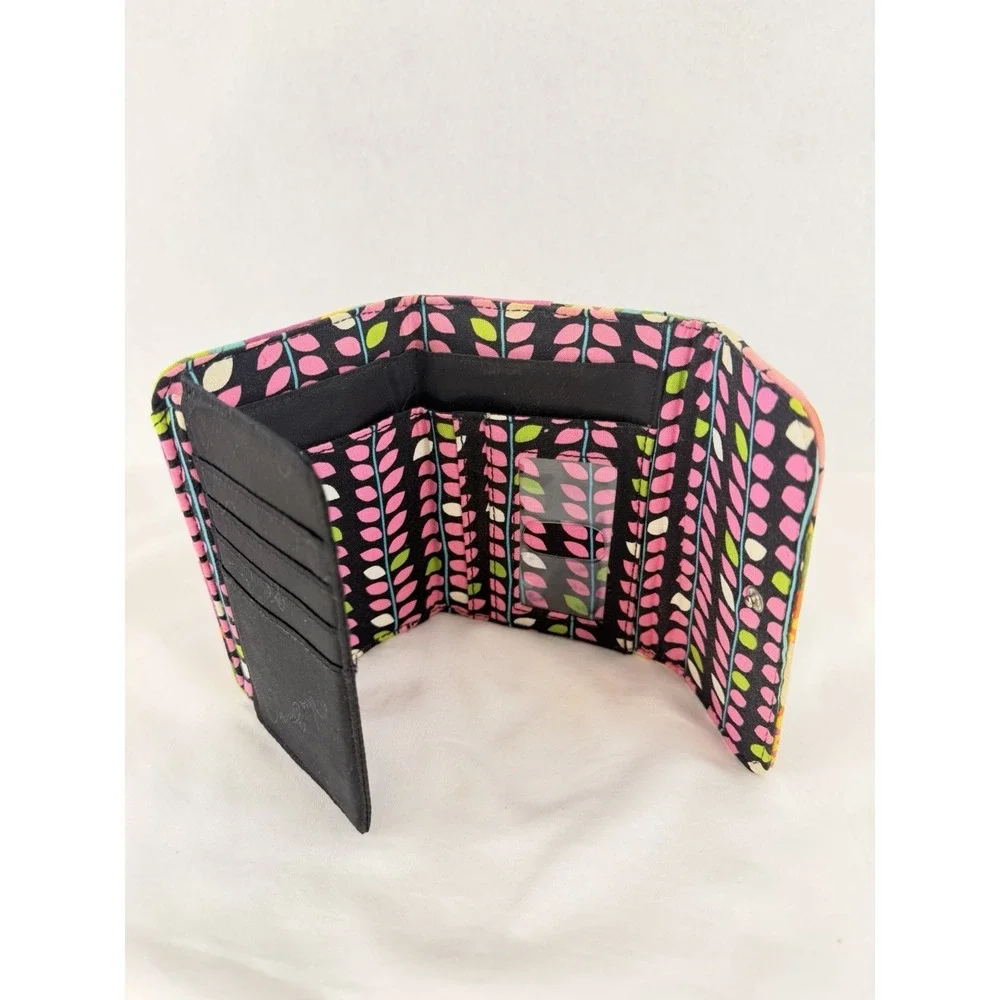 Vera Bradley Va Va Bloom Euro Wallet Trifold Quilted Floral Organizer - Picture 2 of 11
